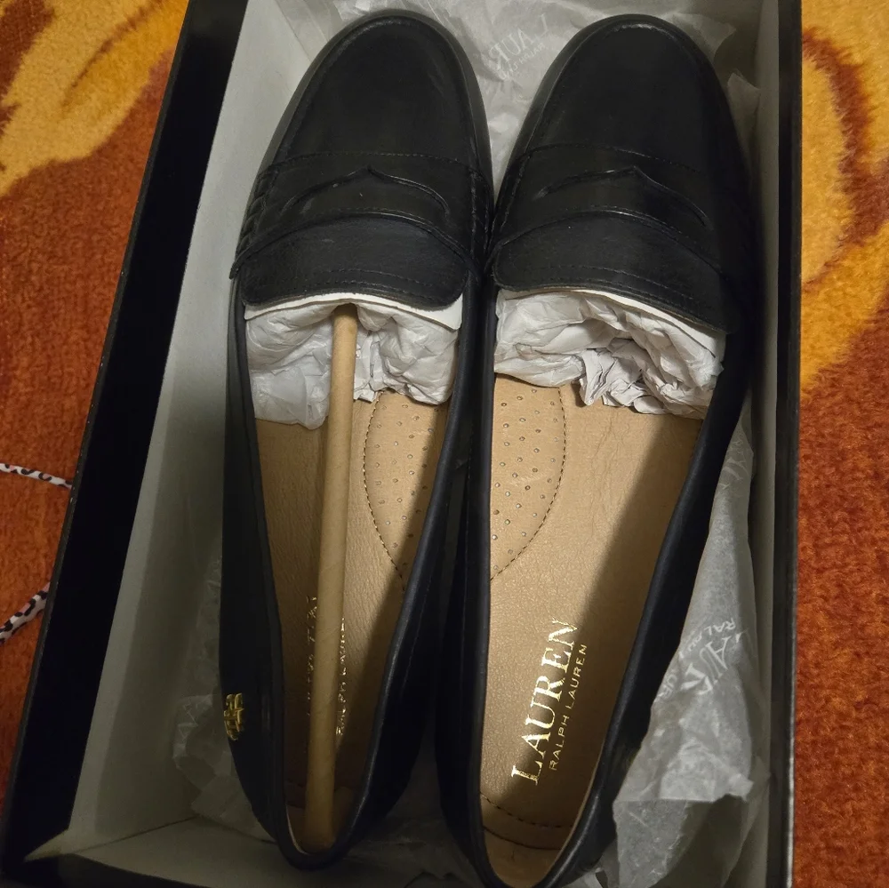 Lauren Ralph Lauren Classic Black Loafers - Picture 1 of 3